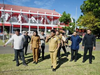 Gubernur Yulius Cek Kesiapan Lapangan KONI Manado, Jelang Friendly Match: Persma All Star Vs Persija Legend 