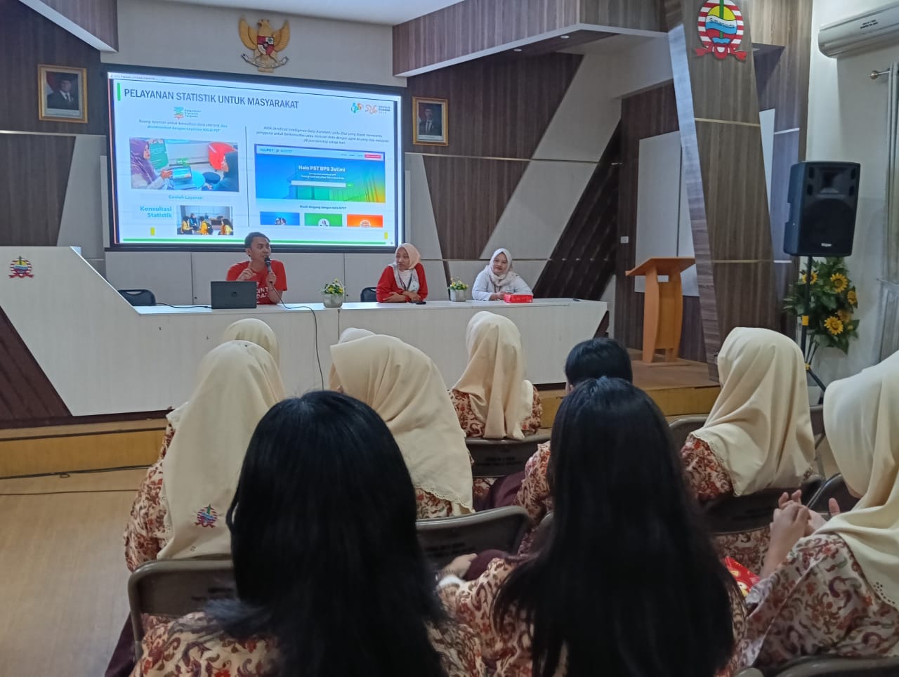 BPS Kenalkan Peluang Karier Data kepada Pelajar di SMAN 1 Sidoarjo