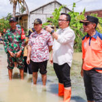 Banjir Rendam Sejumlah Wilayah di Gresik, Wabup Lakukan Sidak dan Pastikan Penanganan Cepat