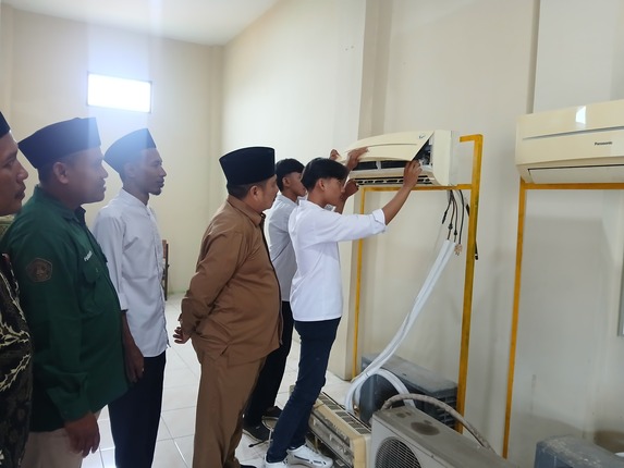 Disnaker Gresik Catat 84 Persen Alumni Pelatihan Terserap di Dunia Kerja