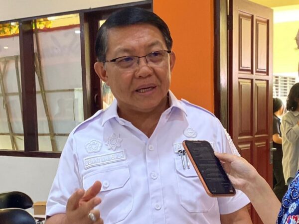 Bantah Isu Chat Intim dengan Kadis Pendidikan, Denny Mangala Siap Tempuh Jalur Hukum 