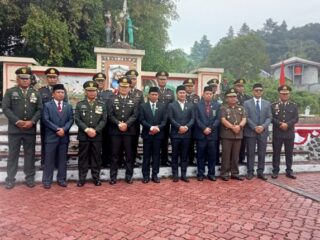 Peringati Hari Pahlawan 2025, Wali Kota dan Wakil Wali Kota Kotamobagu Ziarah di TMP Mongkonai