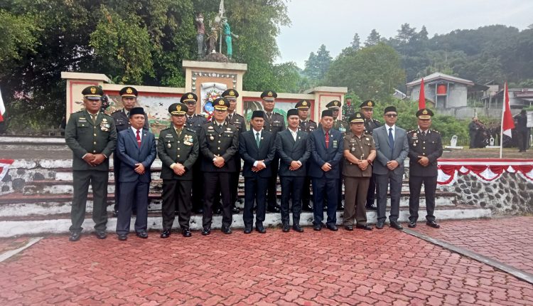 Peringati Hari Pahlawan 2025, Wali Kota dan Wakil Wali Kota Kotamobagu Ziarah di TMP Mongkonai