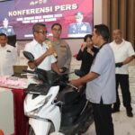 Polda Jatim Kembalikan Motor Hasil Curian kepada Pemilik dalam Operasi Sikat Semeru 2025