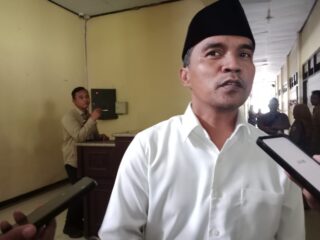 Proyek Pembangunan Pustu Alaskembang Lamban, Bupati Bangkalan Ancam Blacklist Kontraktor