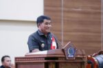 Rapat Paripurna DPRD, Gubernur Yulius Sampaikan Tiga Ranperda Prioritas 