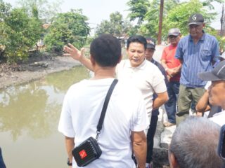 Sidak Empat Lokasi Banjir, Bupati Sidoarjo Tegaskan Penanganan Cepat