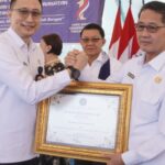 Wali Kota Bitung Terima Penghargaan Nasional Penanganan Person of the Filipino Descents