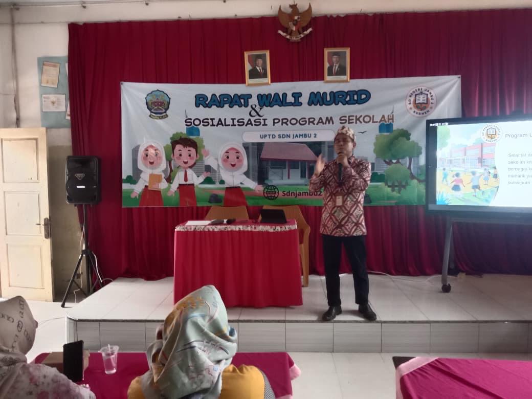 Ayah Ambil Rapor Siswa UPTD SDN Jambu 2 Burneh, Bangun Ikatan Emosional Anak