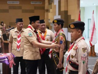 Bupati Sidoarjo Lantik Ratusan Pramuka Garuda Tahun 2025