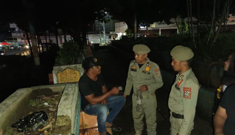 Satpol-PP Kotamobagu Perketat Pengawasan di Taman Kota, Satu Pelanggar Konsumsi Miras Ditindak