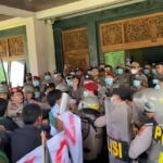 Aksi HMI Bangkalan Berujung Ricuh, Massa Kecewa Bupati Tak Temui Pendemo