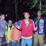 Empat Wisatawan Asal Sidoarjo Tersesat di Jalur Hutan Bawean