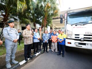 Ringankan Beban Warga Siau, Gubernur Yulius Kembali Kirim Bantuan 