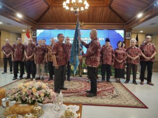 Pengurus PWI DIY 2025–2030 Dilantik di Hadapan Sri Sultan HB X, Tegaskan Etika Pers di Era Viralitas