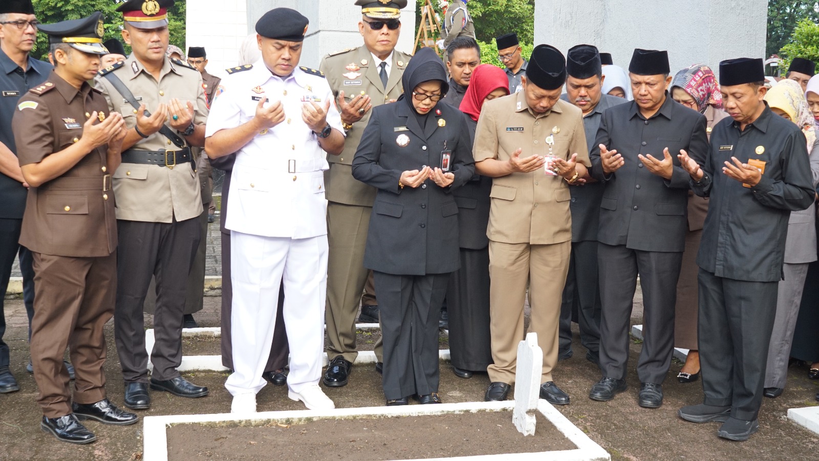 Peringati Harjasda ke-167, Wabup Sidoarjo Pimpin Ziarah Makam Mantan Bupati