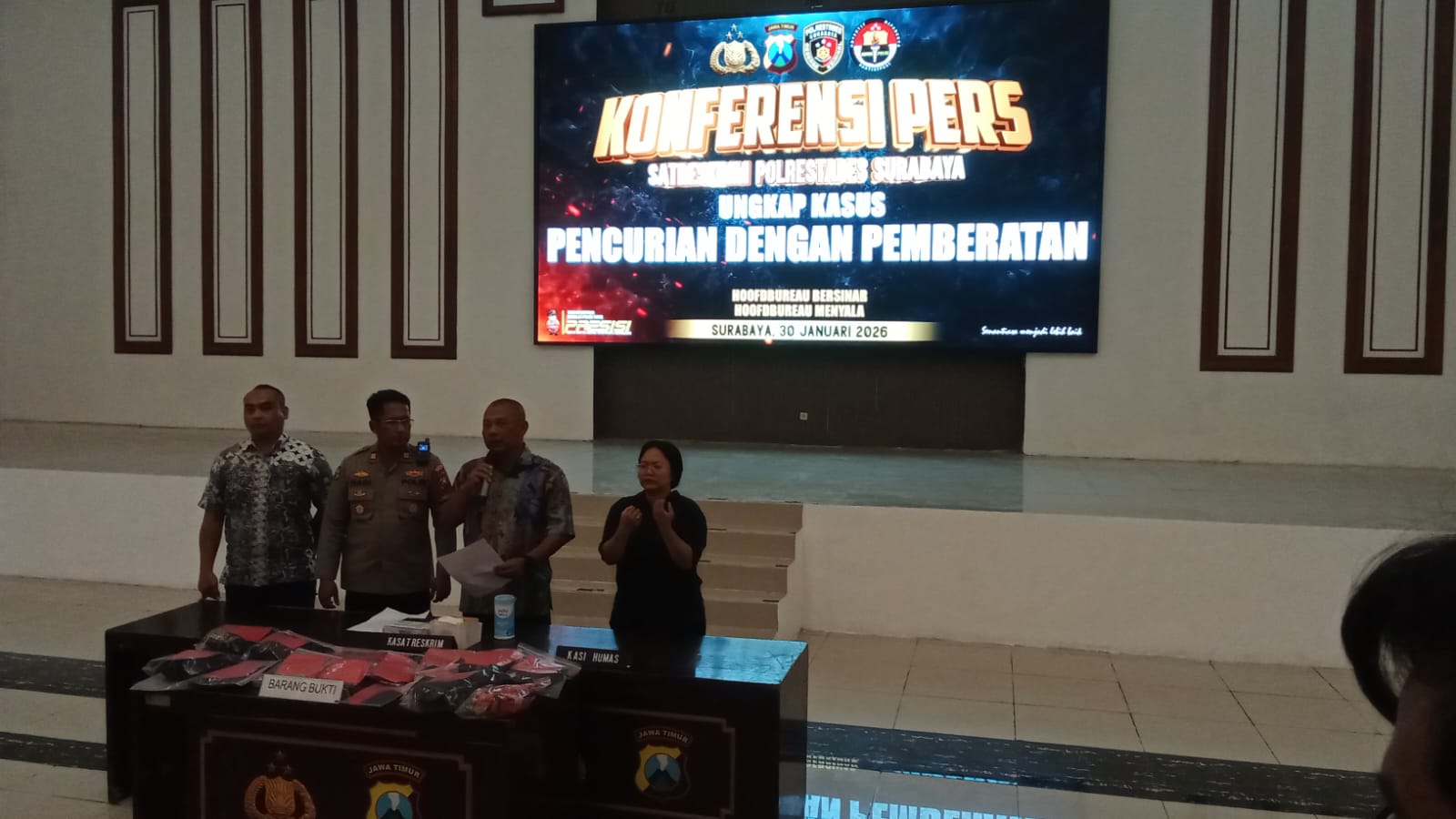 Satreskrim Polrestabes Surabaya Bongkar Sindikat Pencurian Emas, Empat WNA Ditangkap