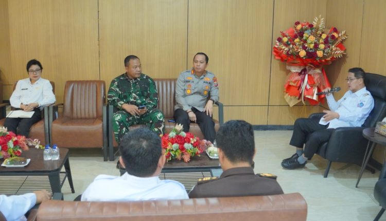 Wali Kota Bitung Pimpin Rapat Forkopimda, Buka Pos Bantuan untuk Korban Banjir Bandang Sitaro