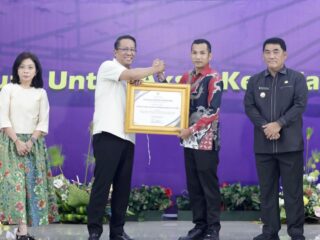 Pemkab Bolmong Utara Terima Piagam Penghargaan Dari Kementerian Hukum RI