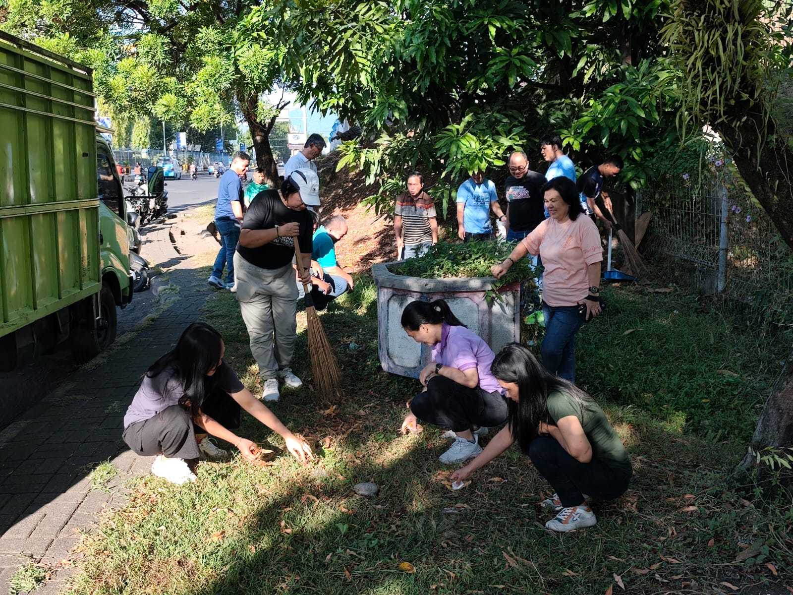 Pemkot Bitung Wujudkan Program Indonesia Asri melalui Kerja Bakti Serentak