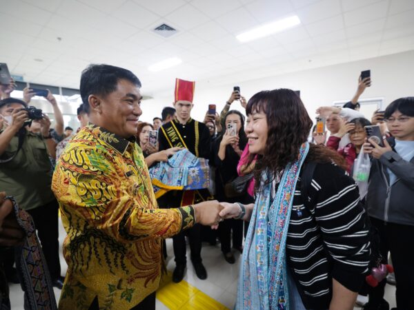 Penerbangan Perdana Taipei-Manado, Gubernur Yulius Optimis Pariwisata Sulut Maju 
