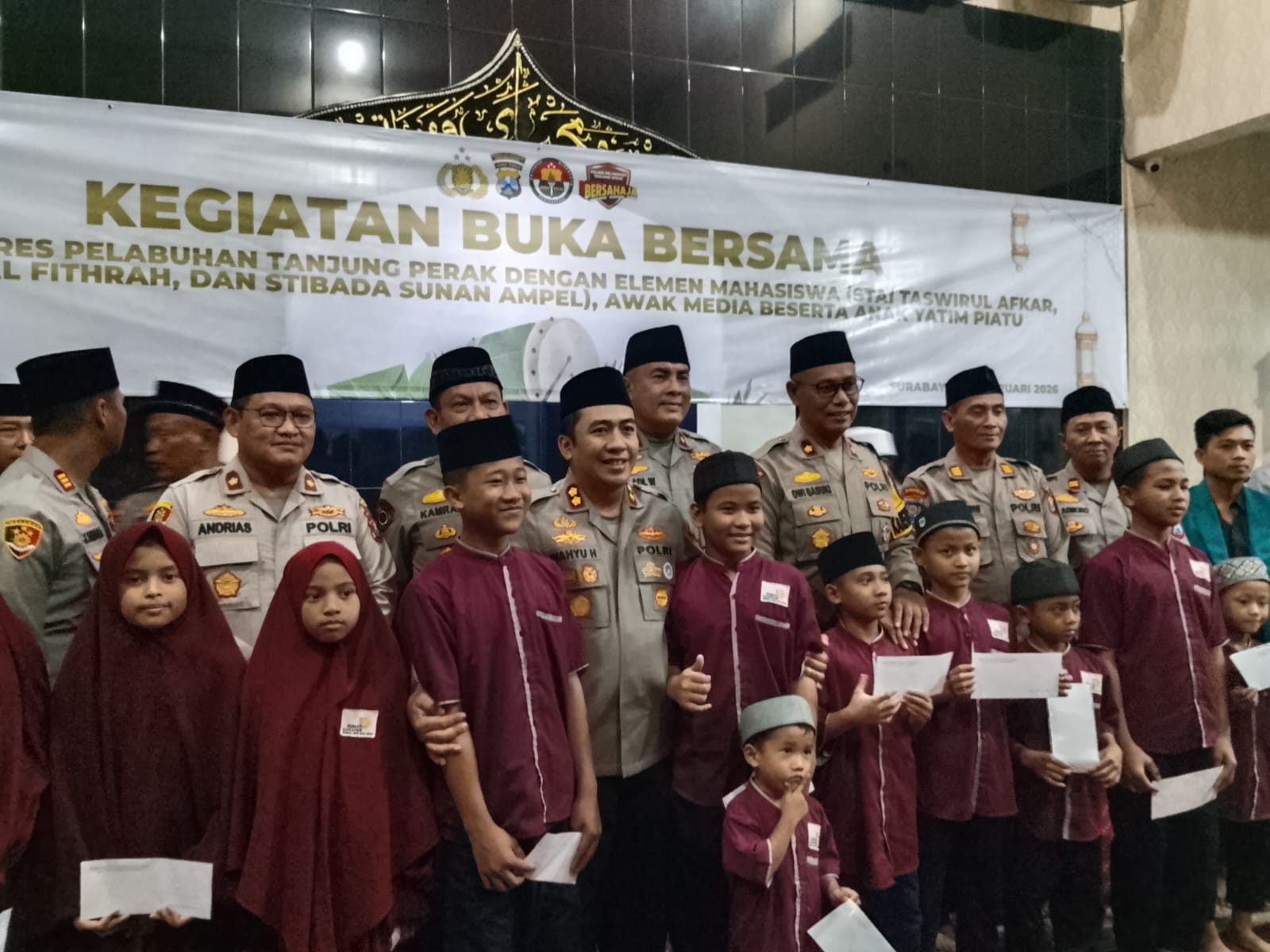 Polres Pelabuhan Tanjung Perak Gelar Buka Puasa Bersama Mahasiswa, Insan Pers, dan Anak Yatim
