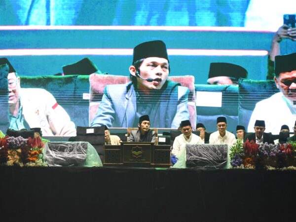 Sidoarjo Bersholawat Bersama Gus Iqdam, Ribuan Jamaah Padati MPP Lingkar Timur
