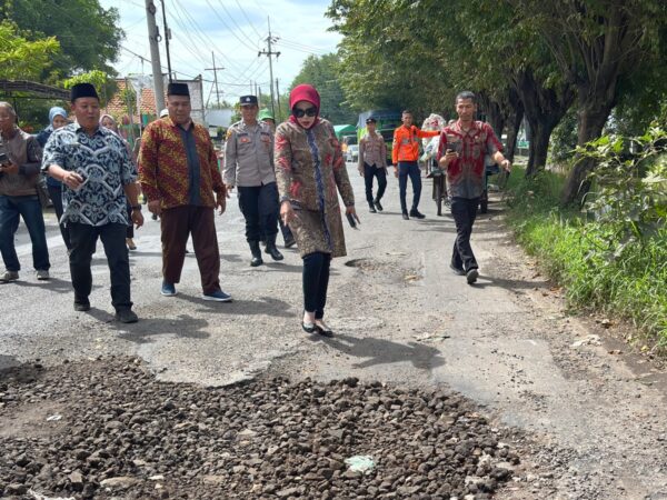 Wabup Sidoarjo Targetkan Perbaikan Jalan Rusak dan Jembatan selesai Sebelum Lebaran