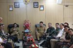 Dandim 1310 Bitung Letkol Inf Dewa Made DJ Hadiri Rakor bersama Forkopimda