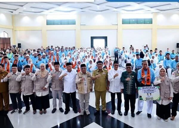 Gubernur Yulius Resmi Lepas Keberangkatan 394 Jamaah Calon Haji Asal Sulut 