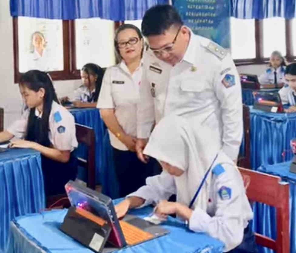 Launching TKA di SMPN 1 Bitung, Wakil Wali Kota Randito Dorong Siswa jadi Generasi Pintar dan Beretika