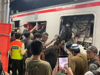 Tabrakan Kereta di Bekasi Timur, KRL Dihantam KA Argo Bromo Anggrek dari Belakang