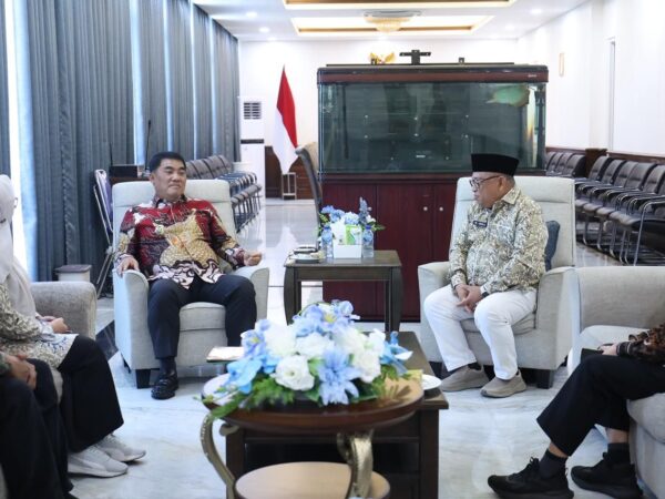 Terima Audiensi Kakanwil Haji, Gubernur Yulius Setujui Usulan Kenaikan Subsidi 