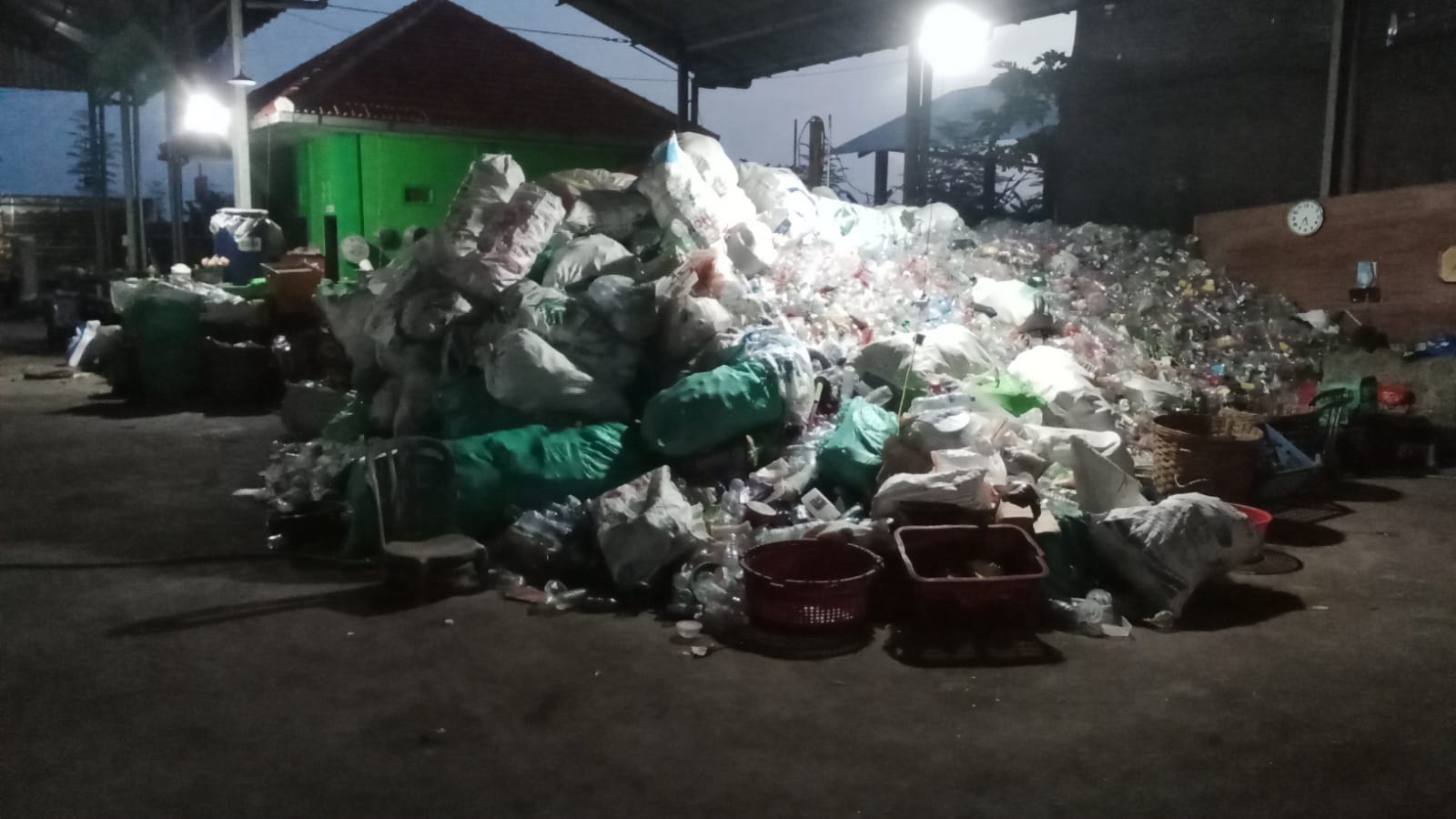 Desa Randuboto Sukses Kelola Sampah dengan Biopori Organik, TPS 3R Bersih dan Bebas Bau