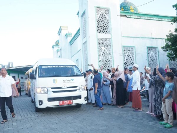 Subuh Penuh Berkah di Baiturrahman, Langkah Suci Jemaah Haji Dilepas dengan Doa