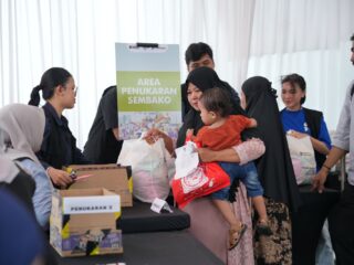 Pertamina Salurkan 1.000 Paket Sembako Lewat Program Pasar Murah di Makasar 