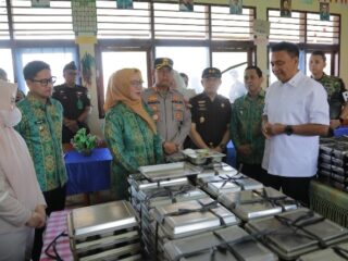 Kajati Sulut dan Wali Kota Kotamobagu Tinjau Program MBG di SMPN 5