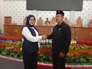 Pergantian Ketua DPRD Boltara Resmi Bergulir, Nama Dewi Mondo Diumumkan di Paripurna