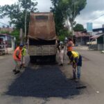 Pemkot Kotamobagu Perbaiki Jalan Zakaria Imban, Tingkatkan Kenyamanan dan Keselamatan Pengguna Jalan
