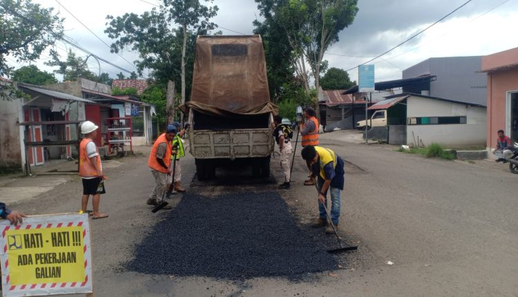 Pemkot Kotamobagu Perbaiki Jalan Zakaria Imban, Tingkatkan Kenyamanan dan Keselamatan Pengguna Jalan