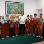 Tujuh Alumni MI NU KH Mukmin Sampaikan Gagasan Langsung kepada Bupati