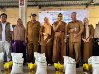 Wabup Sidoarjo Salurkan Bantuan Pangan untuk 1.600 KPM di Kecamatan Wonoayu