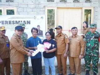 Senyum Warga Mengembang, Bupati Sirajudin Resmikan Rumah Layak Huni bagi Keluarga Kurang Mampu