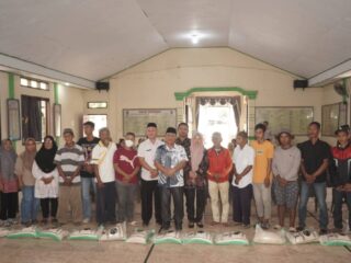 Jaga Ketahanan Pangan, Pemkab Boltara Distribusikan Beras untuk Ratusan Keluarga