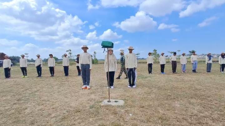 Puluhan Siswa Burneh Intensif Latihan Paskibra Jelang HUT ke-80 RI