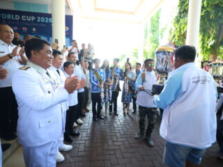 Piala Bergilir Presiden Tiba di Sulut, Gubernur Yulius: Bukti Talenta dan Kerja Keras Anak Daerah