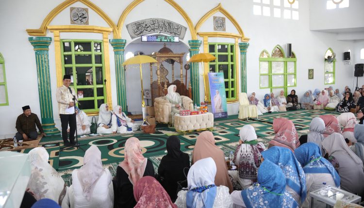 Wali Kota Weny Gaib Hadiri Safari Dakwah BKMT di Motoboi Besar