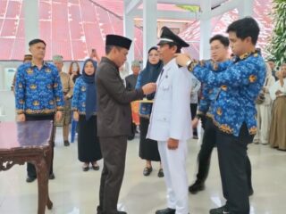 Wali Kota Weny Gaib Lantik Junaidi Simbala sebagai Pj Sangadi Moyag Tampoan