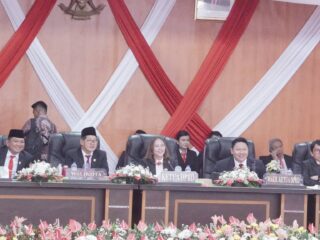 Hadiri Paripurna DPRD, Wali Kota dan Wakil Wali Kota Bitung Simak Pidato Kenegaraan Presiden Prabowo