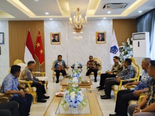 Bupati Boltara Temui Gubernur, Perjuangkan Air Bersih dan Jalan Rusak di Sangkub